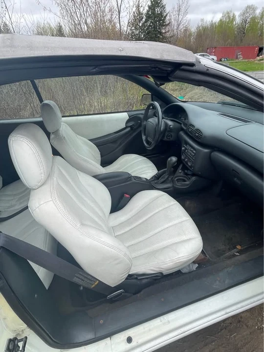 1998 Pontiac Sunfire - Image 3 of 3