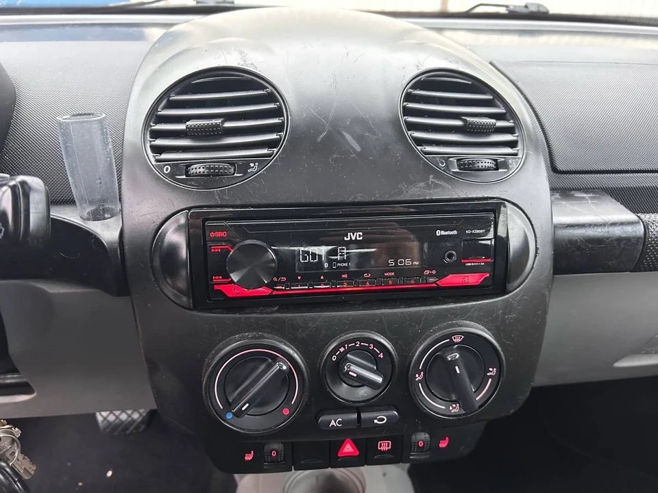 2000 Volkswagen New Beetle - Image 17 of 24