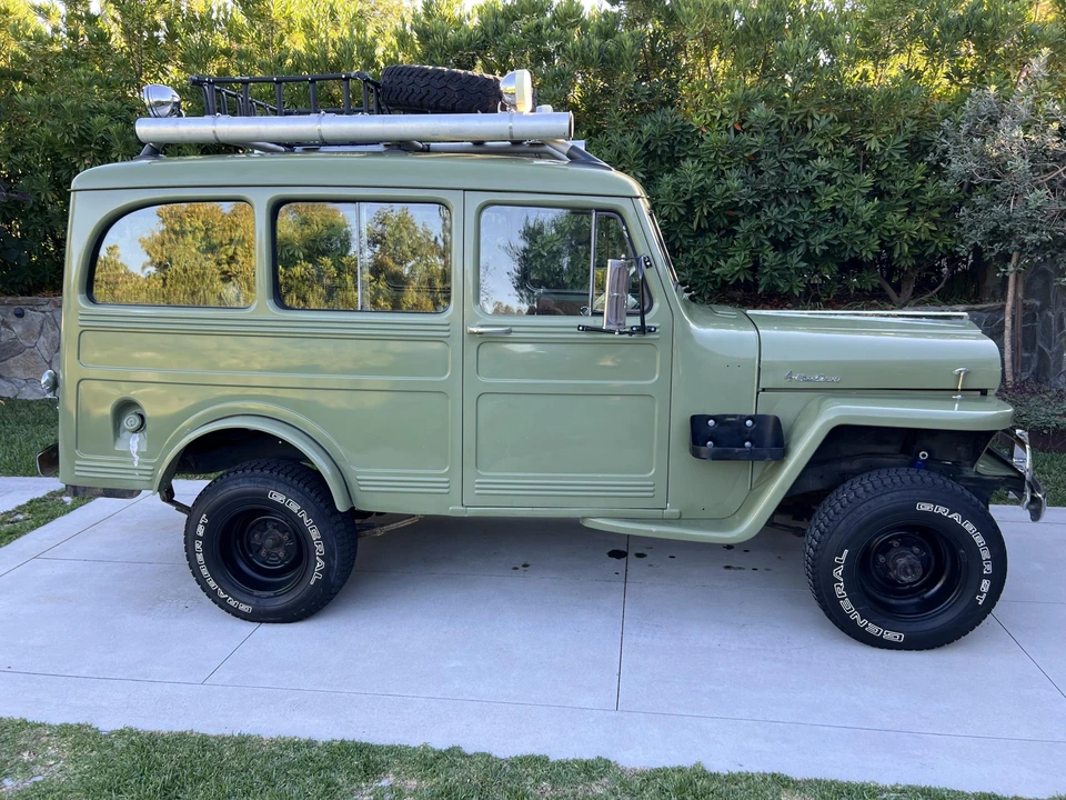 Willys Jeep Wagon - Image 8 of 31