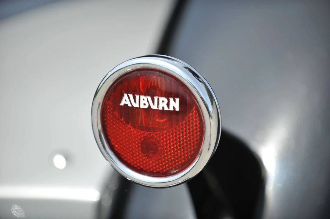 1932 Auburn Twelve - Image 2 of 24