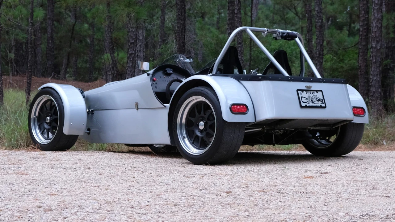 Vehicle image 11 of 31