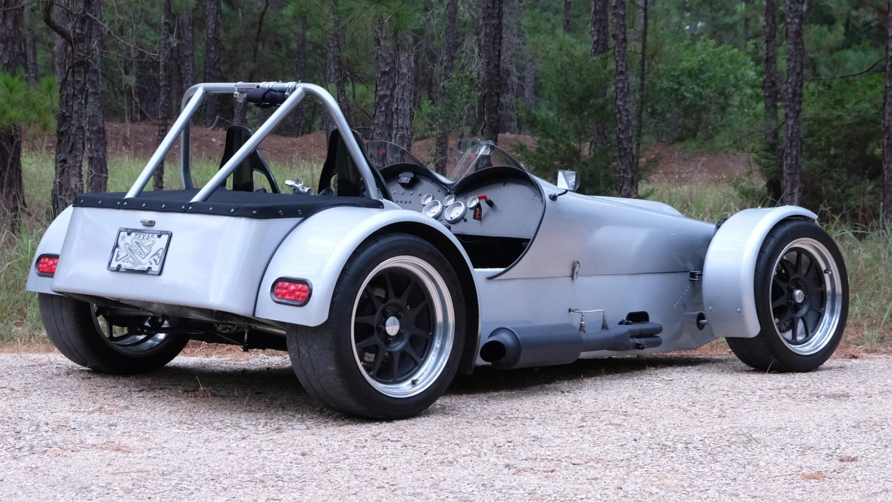 Vehicle image 15 of 31