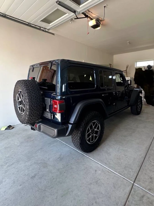 2025 Jeep JL Wrangler - Image 5 of 5