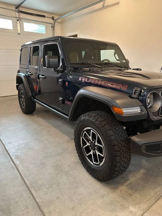 2025 Jeep JL Wrangler - Image 2 of 5
