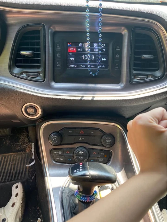 2015 Dodge Challenger - Image 9 of 10