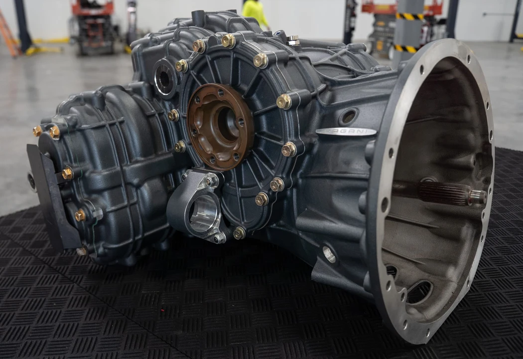 Parts & Memorabilia Gearboxes - Image 15 of 22