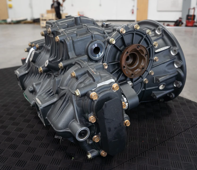 Parts & Memorabilia Gearboxes - Image 9 of 22