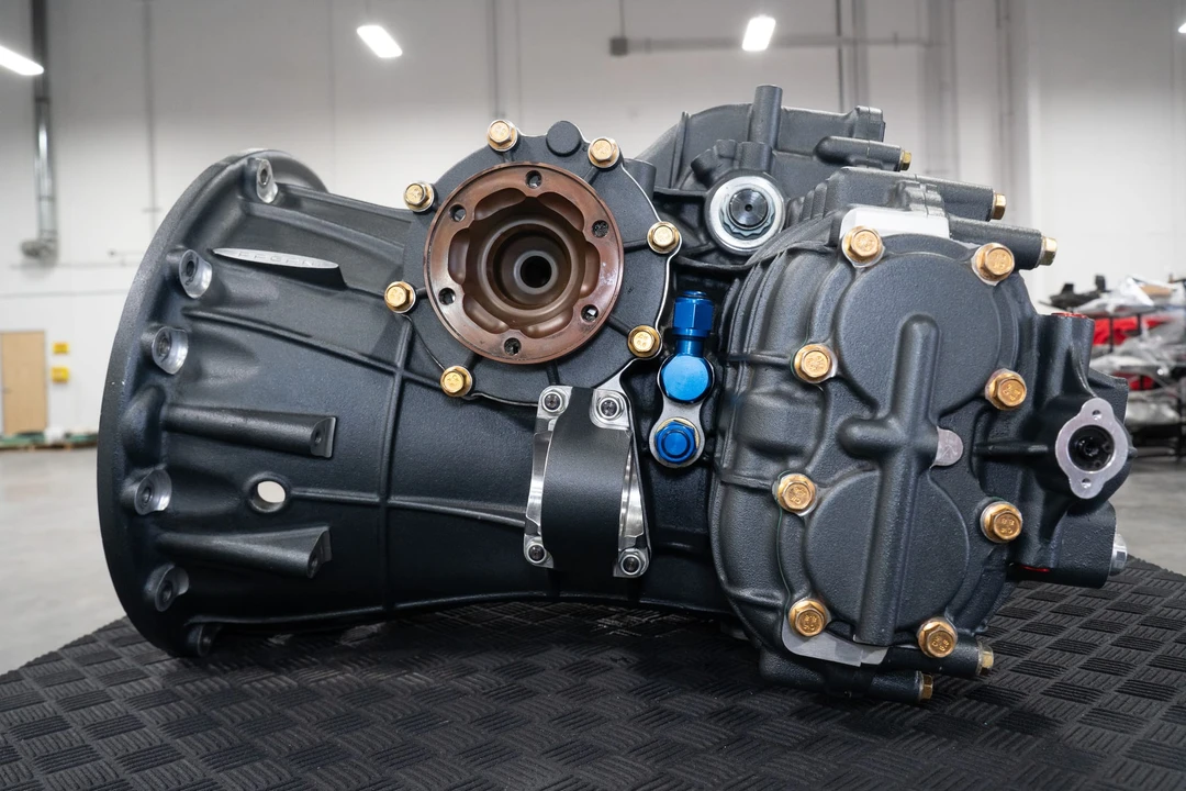 Parts & Memorabilia Gearboxes - Image 5 of 22