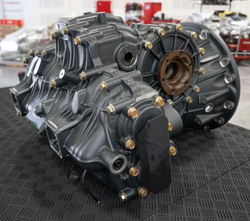 Parts & Memorabilia Gearboxes - Image 8 of 22