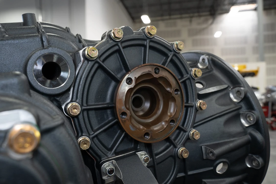 Parts & Memorabilia Gearboxes - Image 13 of 22