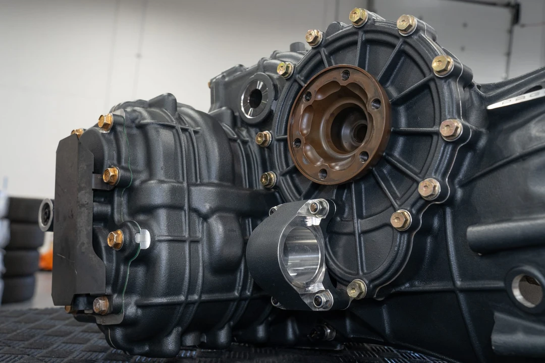 Parts & Memorabilia Gearboxes - Image 12 of 22