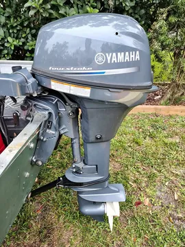 Yamaha 9.9 HP Outboard Kicker Tiller Power Trim Electric Start