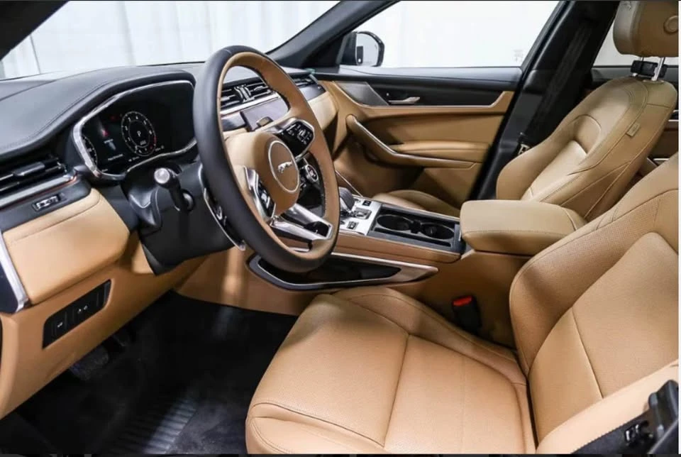 2023 Jaguar F-Pace - Image 2 of 10