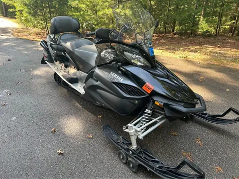 Yamaha 2-up touring RS Venture GT snowmobile, 2012