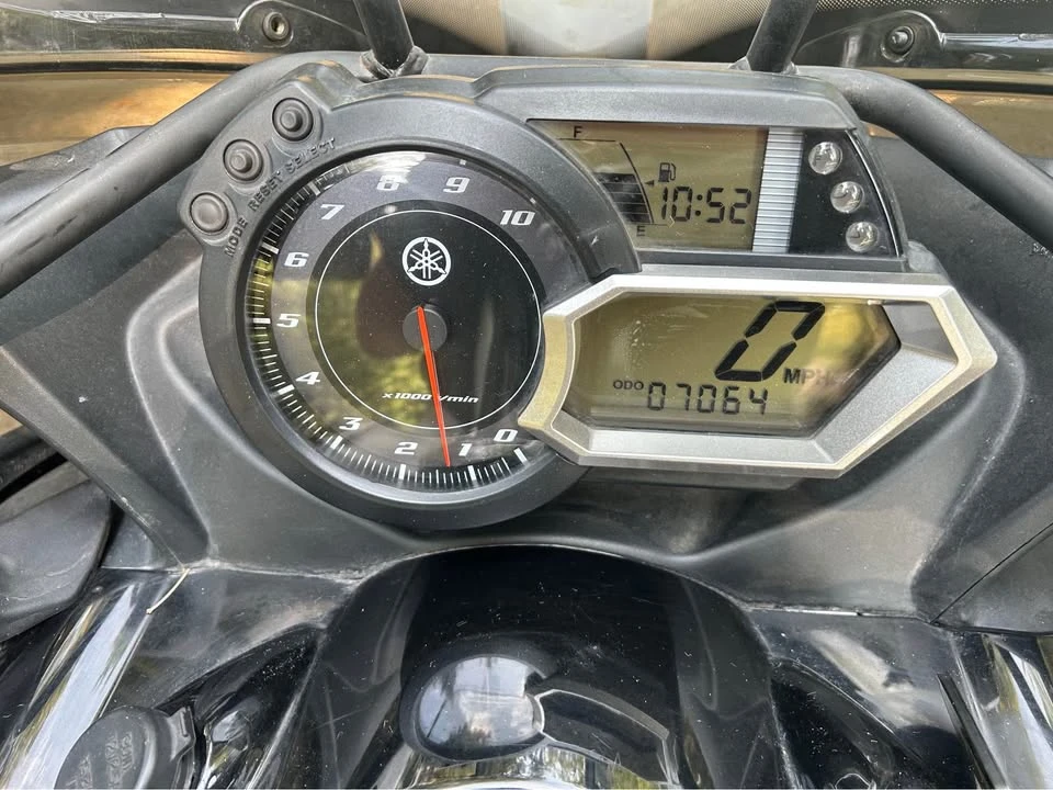 2012 Yamaha - Image 6 of 8