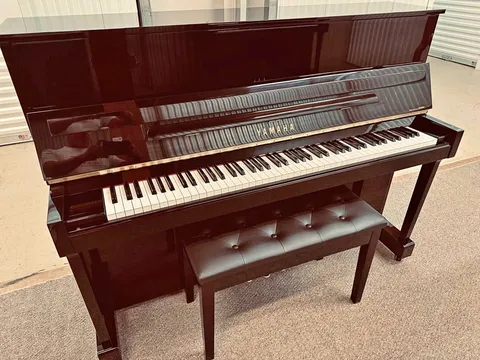 Yamaha CN-116 Piano