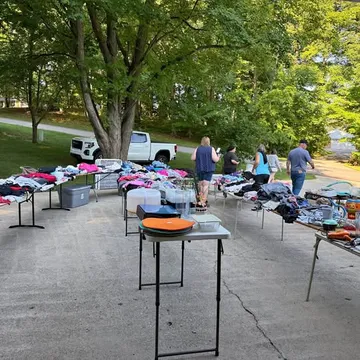 Yard sale 376 apricot lane - Shelby