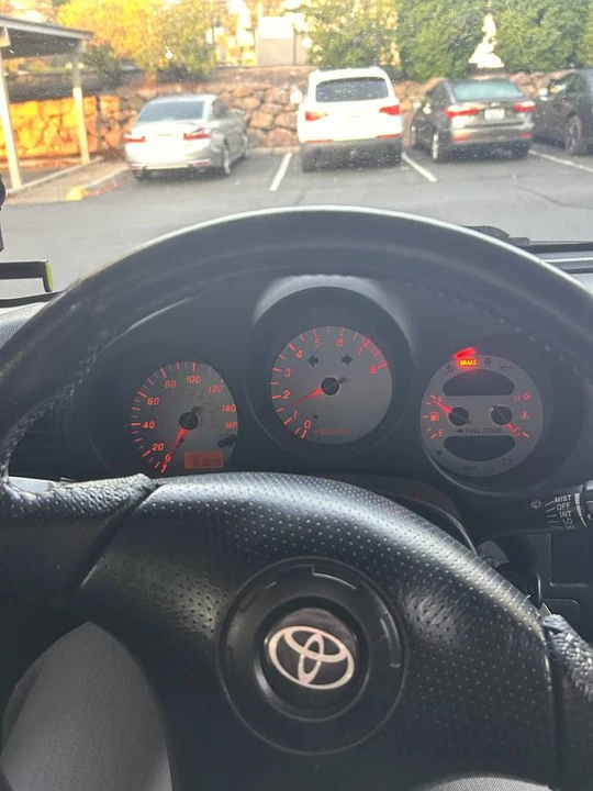 2002 Toyota MR2 Spyder/MR-S - Image 10 of 10