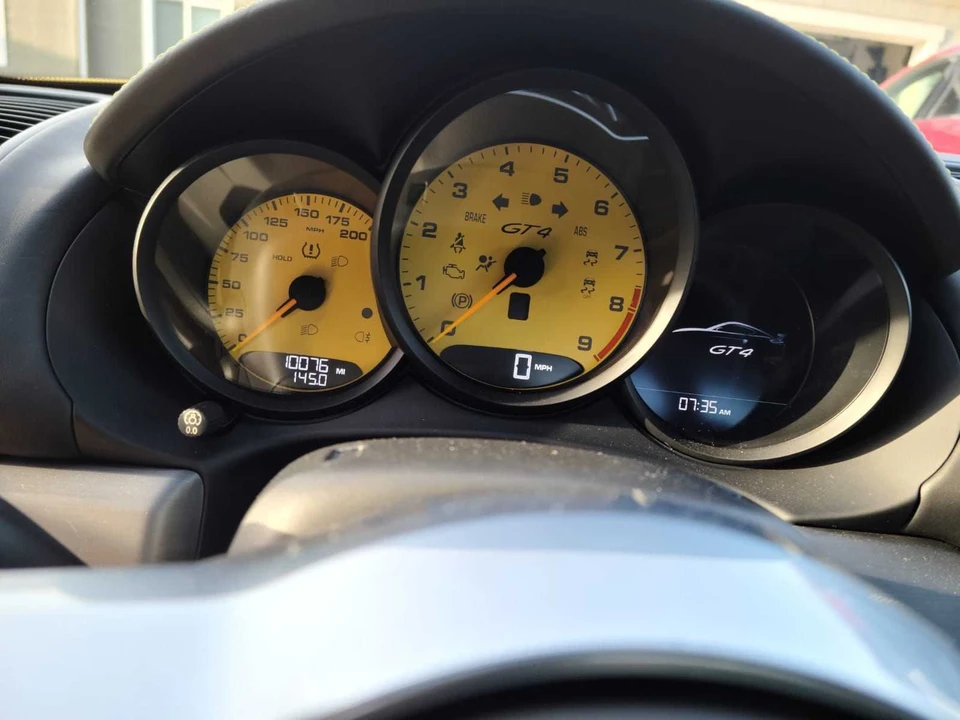 2016 Porsche 981 Cayman GT4 - Image 9 of 21