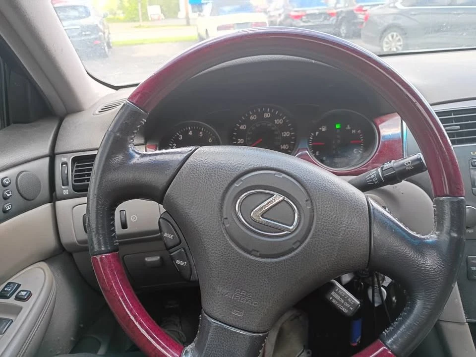 2004 Lexus ES 4th Gen - Image 15 of 16