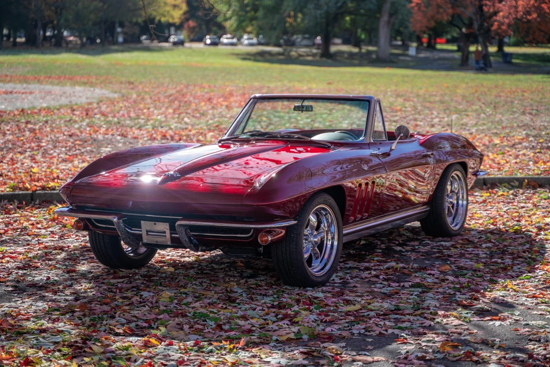 1965 Chevrolet Corvette C2 - Image 13 of 31