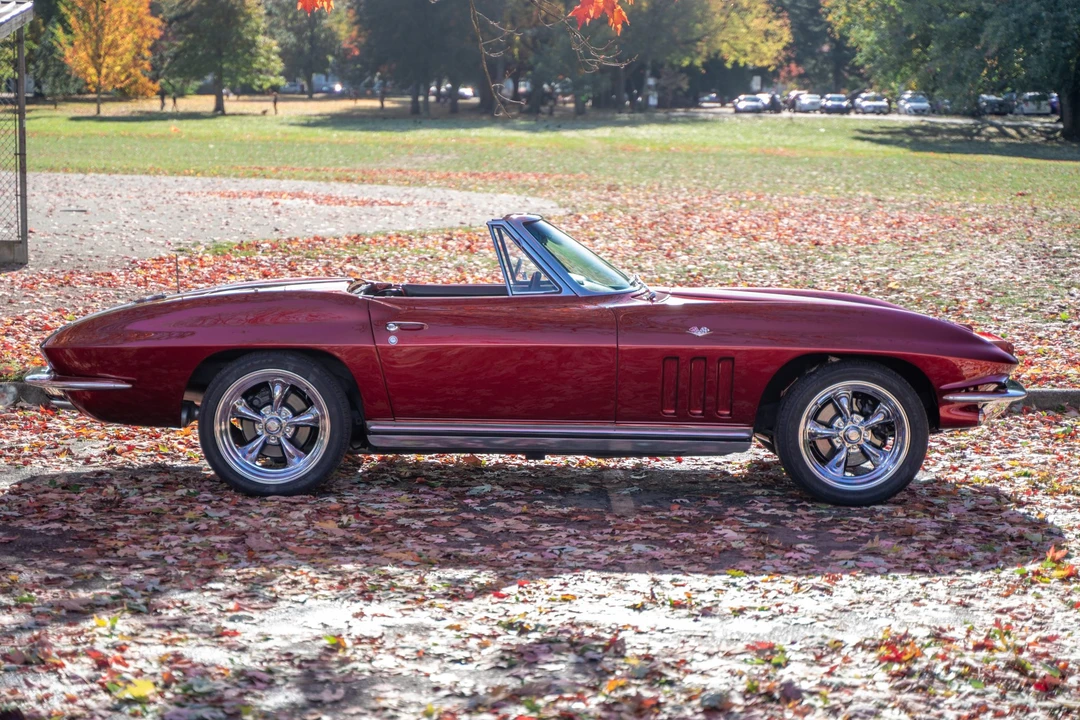 1965 Chevrolet Corvette C2 - Image 5 of 31