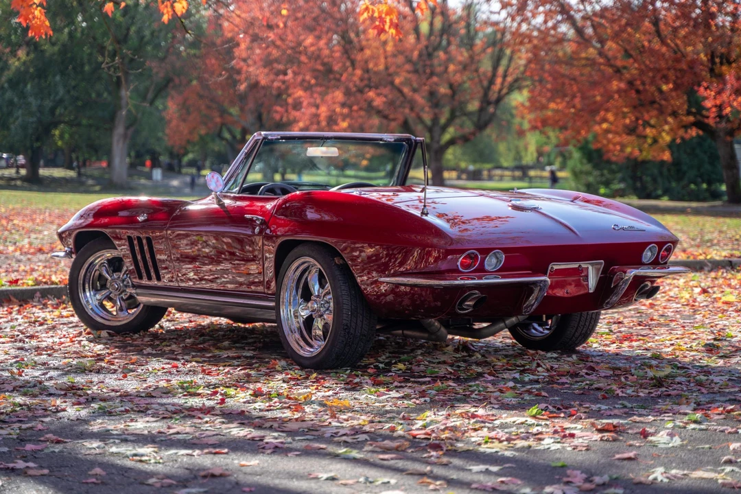 1965 Chevrolet Corvette C2 - Image 10 of 31