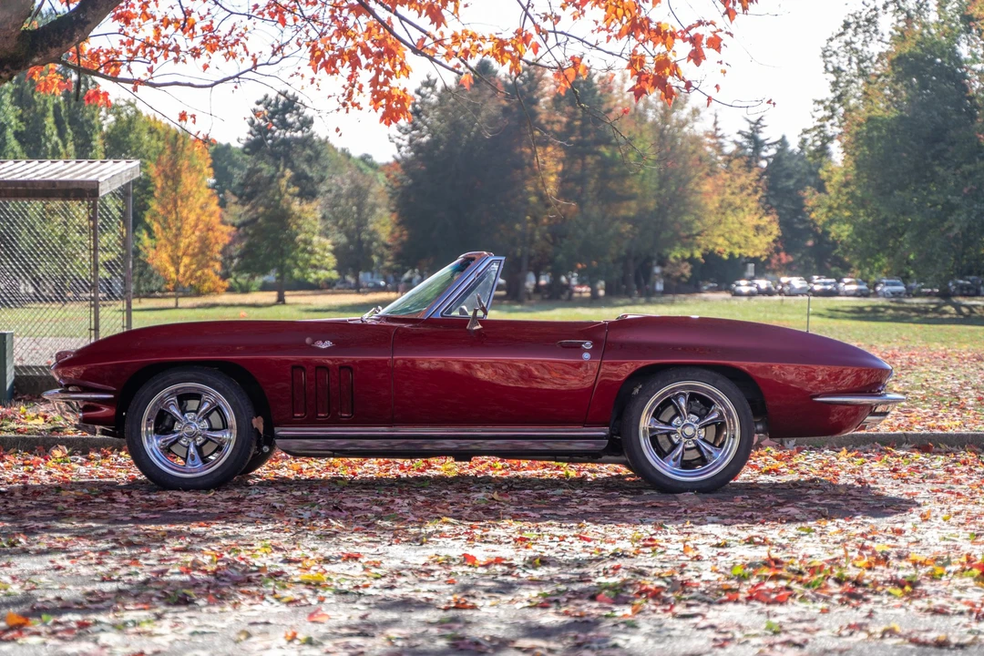 1965 Chevrolet Corvette C2 - Image 11 of 31