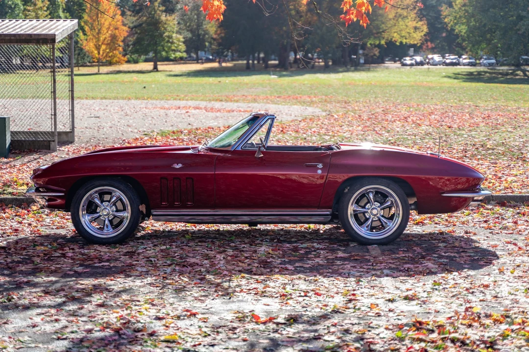 1965 Chevrolet Corvette C2 - Image 12 of 31