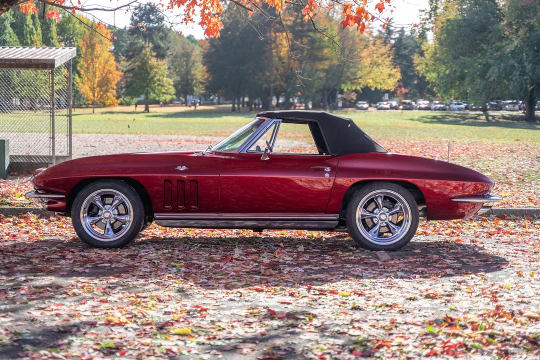 1965 Chevrolet Corvette C2 - Image 26 of 31