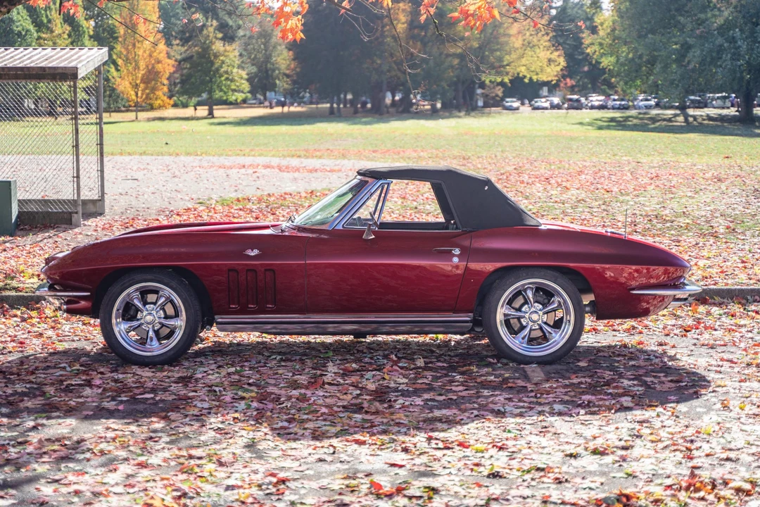 1965 Chevrolet Corvette C2 - Image 27 of 31