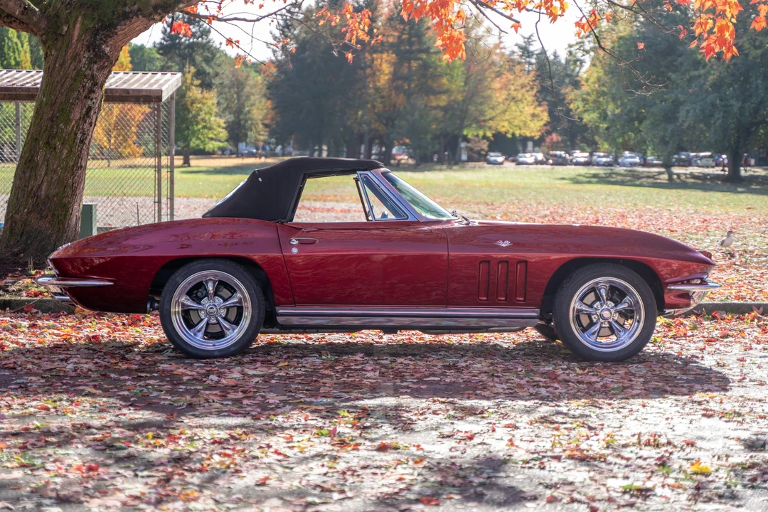 1965 Chevrolet Corvette C2 - Image 23 of 31