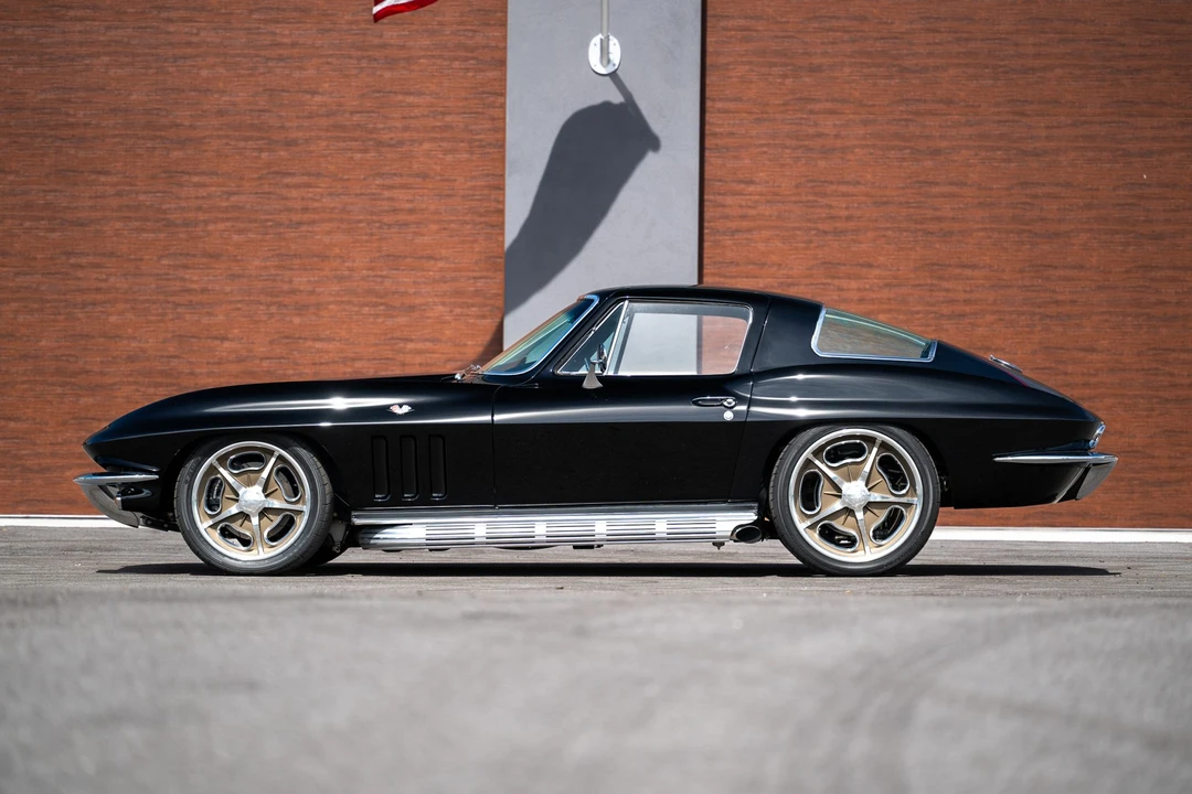1966 Chevrolet Corvette C2 - Image 17 of 31