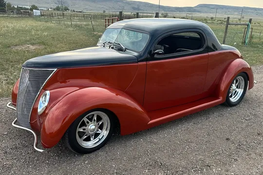 1937 Ford Hot Rod 3-Window Coupe