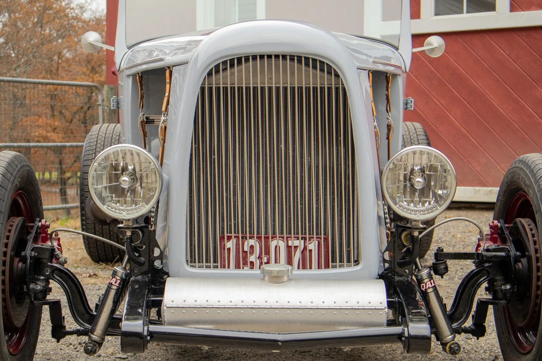 Chevrolet Independence & Confederate - Image 14 of 31