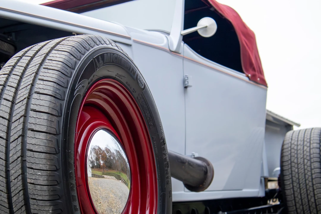 Chevrolet Independence & Confederate - Image 23 of 31