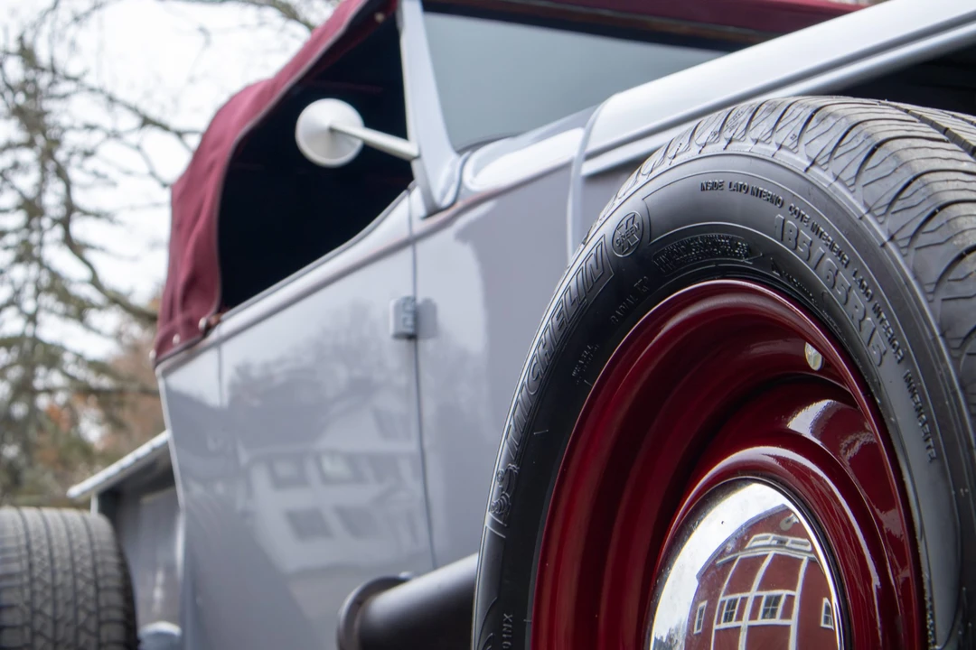 Chevrolet Independence & Confederate - Image 24 of 31
