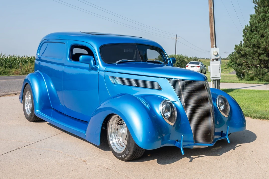Ford Standard & Deluxe & Super Deluxe - Image 7 of 31