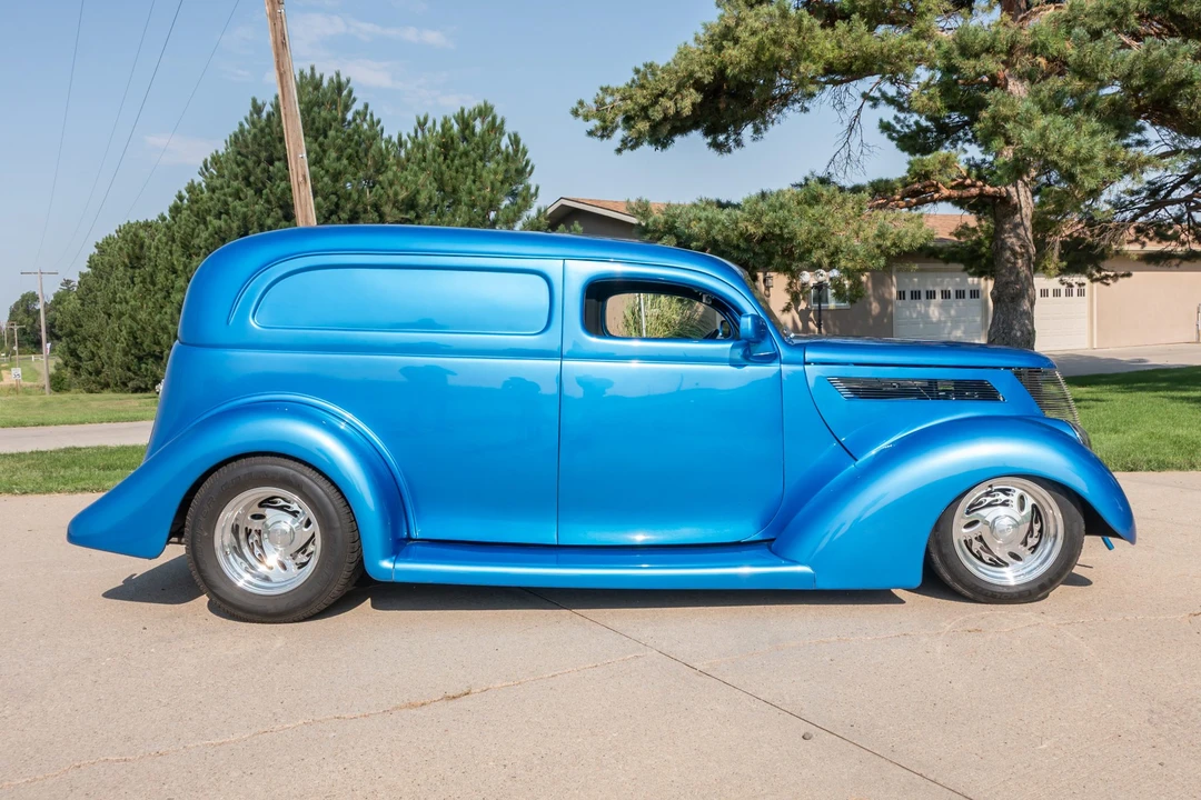 Ford Standard & Deluxe & Super Deluxe - Image 6 of 31