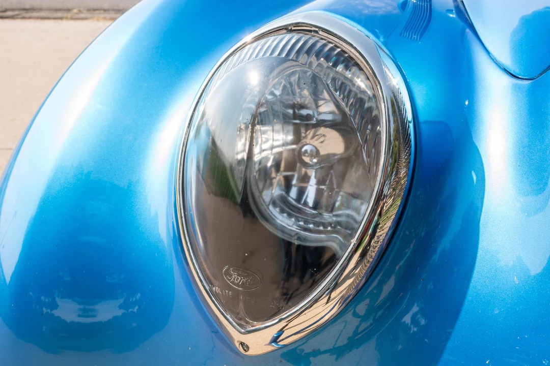 Ford Standard & Deluxe & Super Deluxe - Image 9 of 31