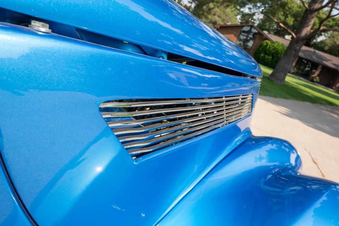 Ford Standard & Deluxe & Super Deluxe - Image 16 of 31