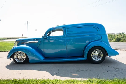 Ford Standard & Deluxe & Super Deluxe - Image 2 of 31