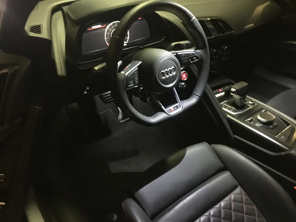 2017 Audi 4S R8 - Image 2 of 3