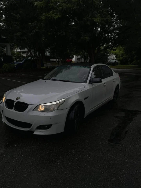 2010 BMW E60 5 Series Sedan - Image 4 of 4