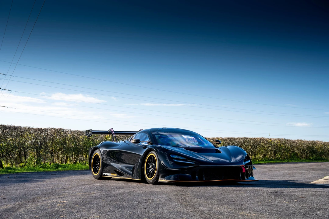 2022 McLaren 720S - Image 23 of 31