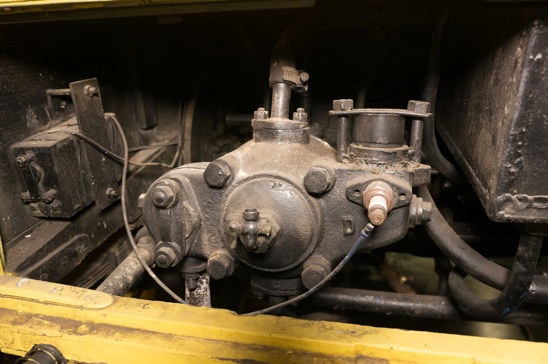 1900 Panhard - Image 2 of 16