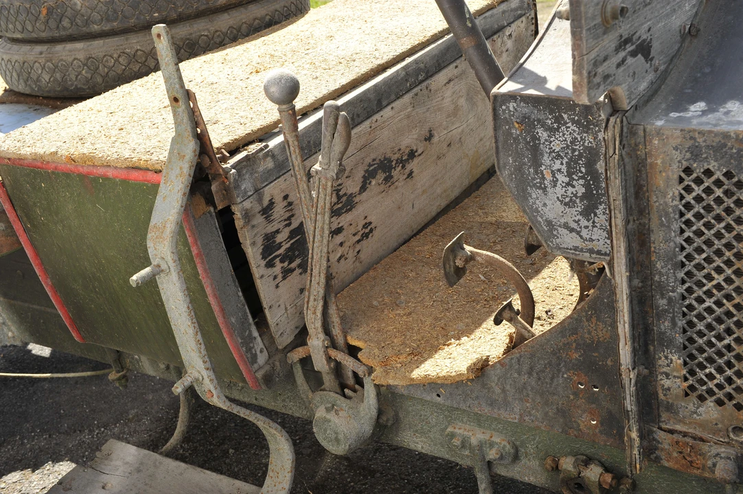 1911 Renault - Image 2 of 9