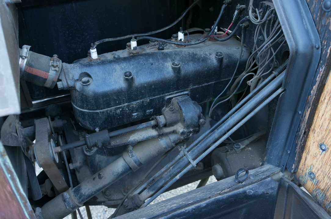1915 Ford Model T Pickup & Model TT - Image 2 of 11