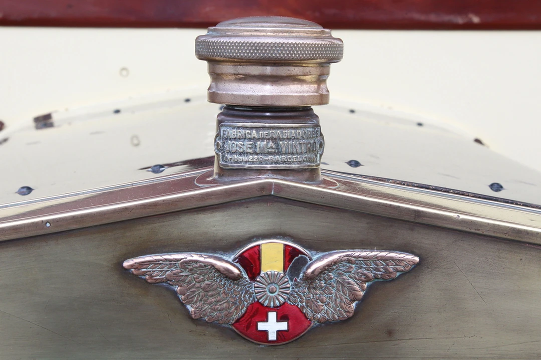 1915 Hispano-Suiza - Image 3 of 28