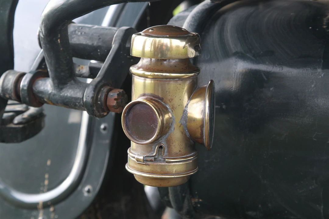 1915 Hispano-Suiza - Image 5 of 28